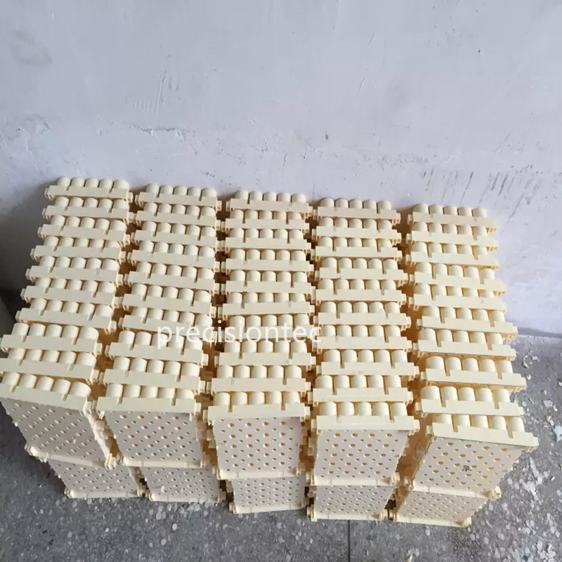 Silicone molding and casting